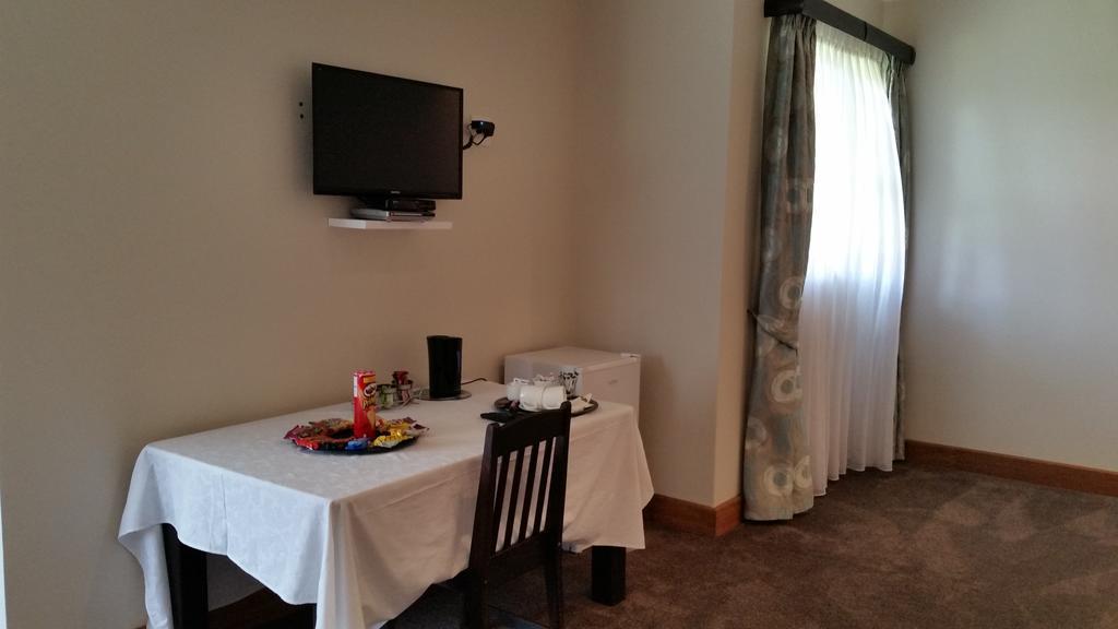 6 On Acacia Bed & Breakfast Йоханесбург Стая снимка