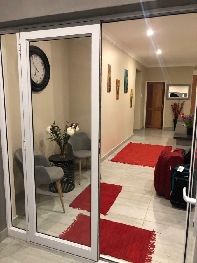 6 On Acacia Bed & Breakfast Йоханесбург Екстериор снимка