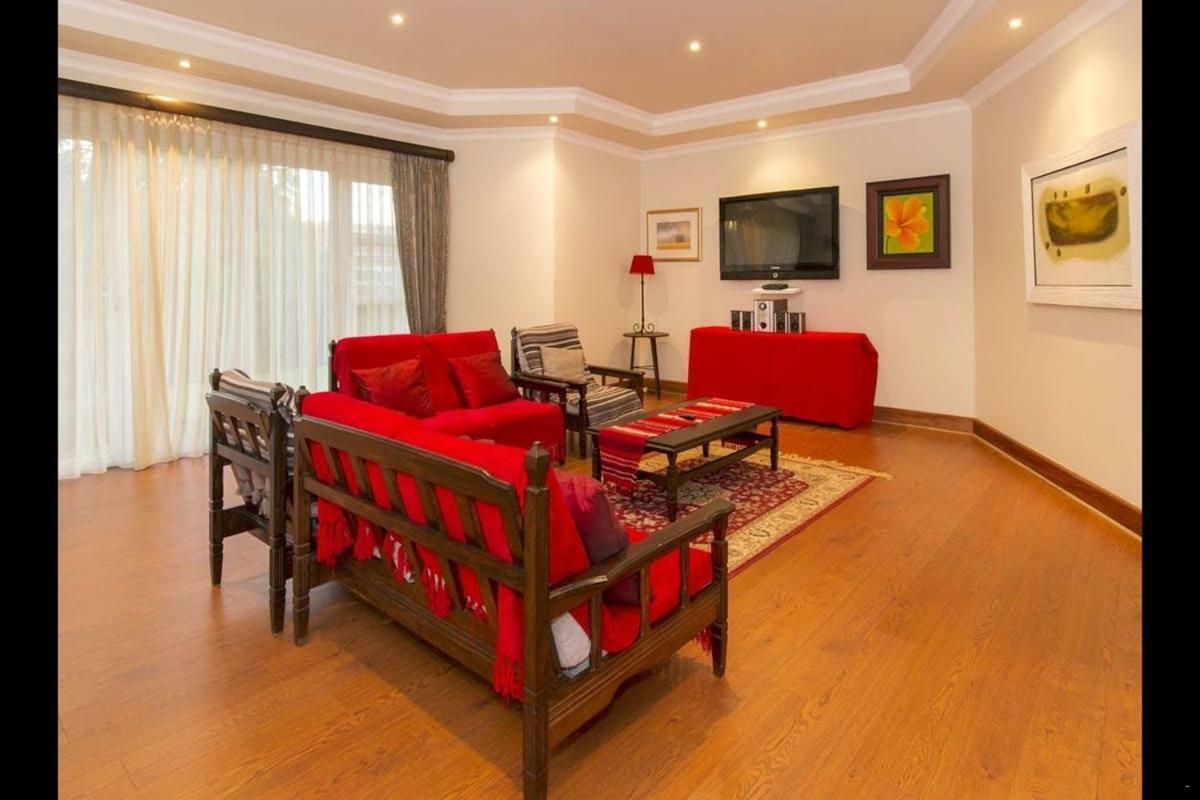 6 On Acacia Bed & Breakfast Йоханесбург Екстериор снимка